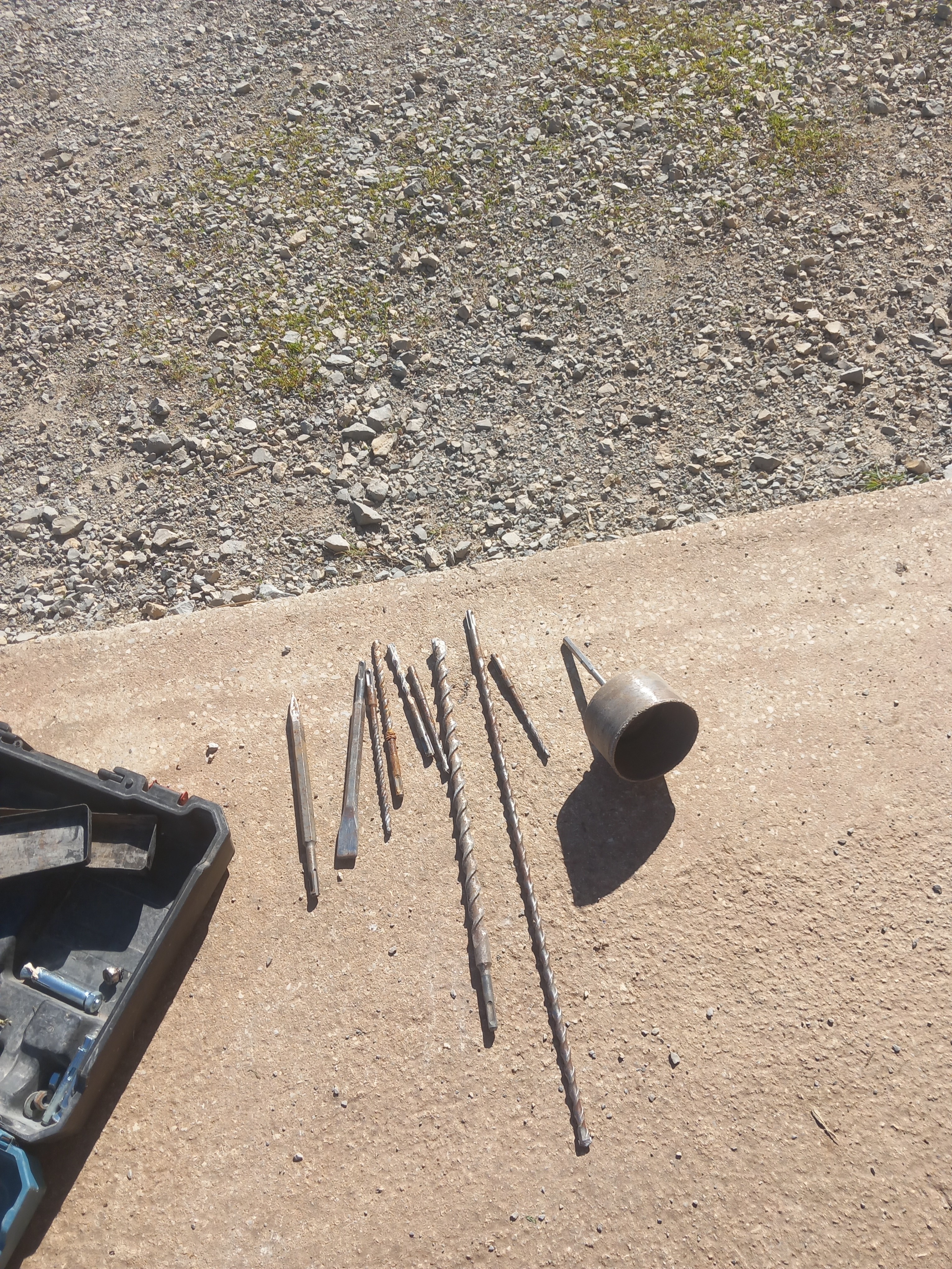 Location Perforateur Professionnel avec Kit de Forets Complet